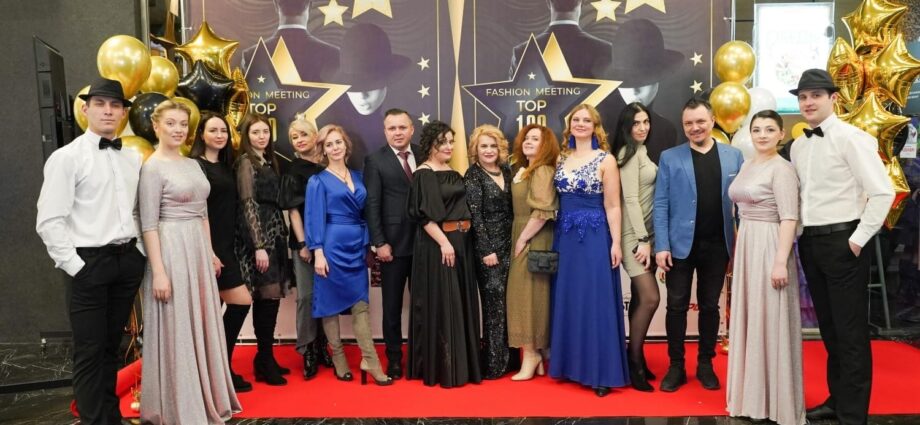 ПРЕМИЯ «FASHION MEETINGS TOP 100»